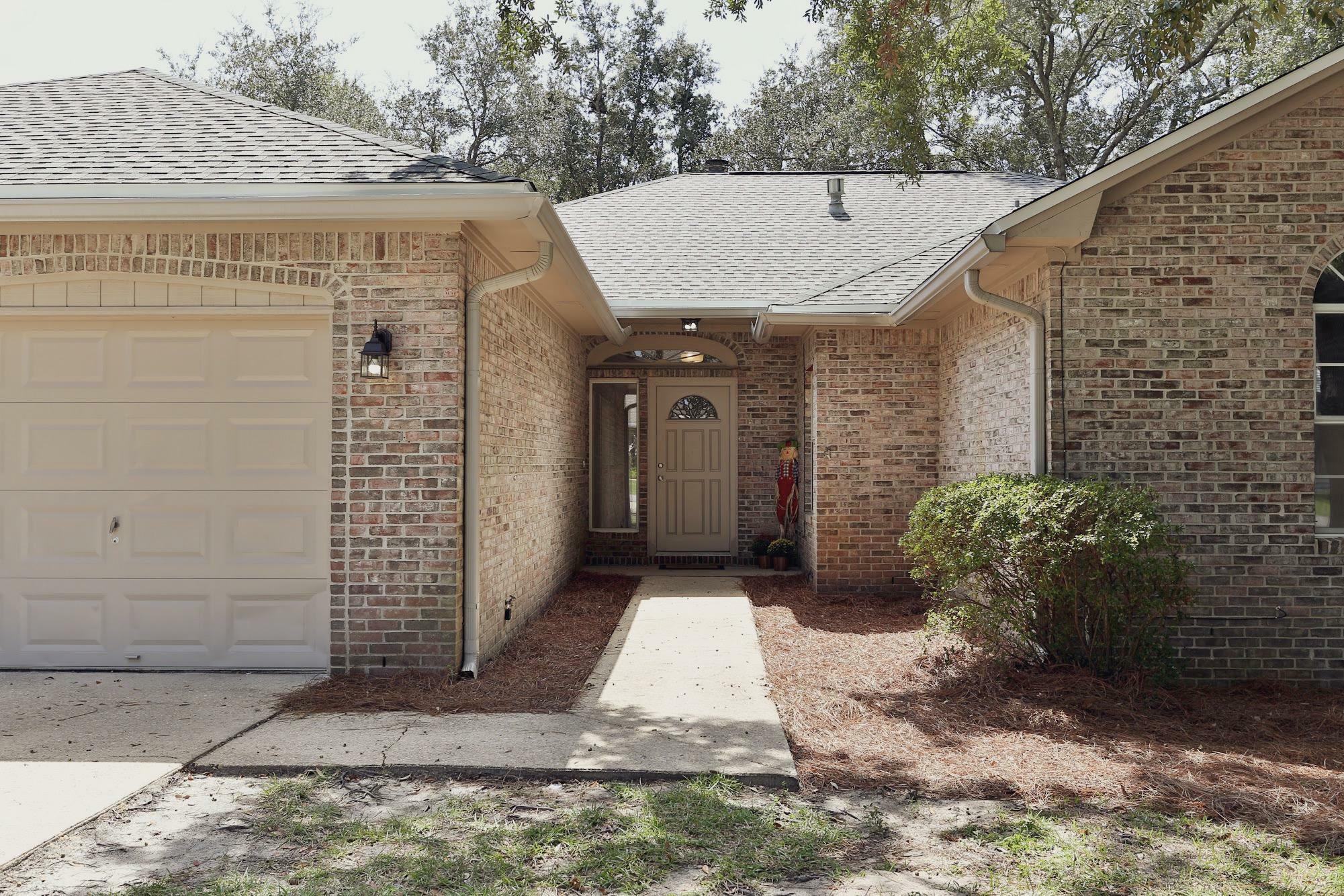 Property Photo:  542 Garden Oaks Cove  FL 32578 