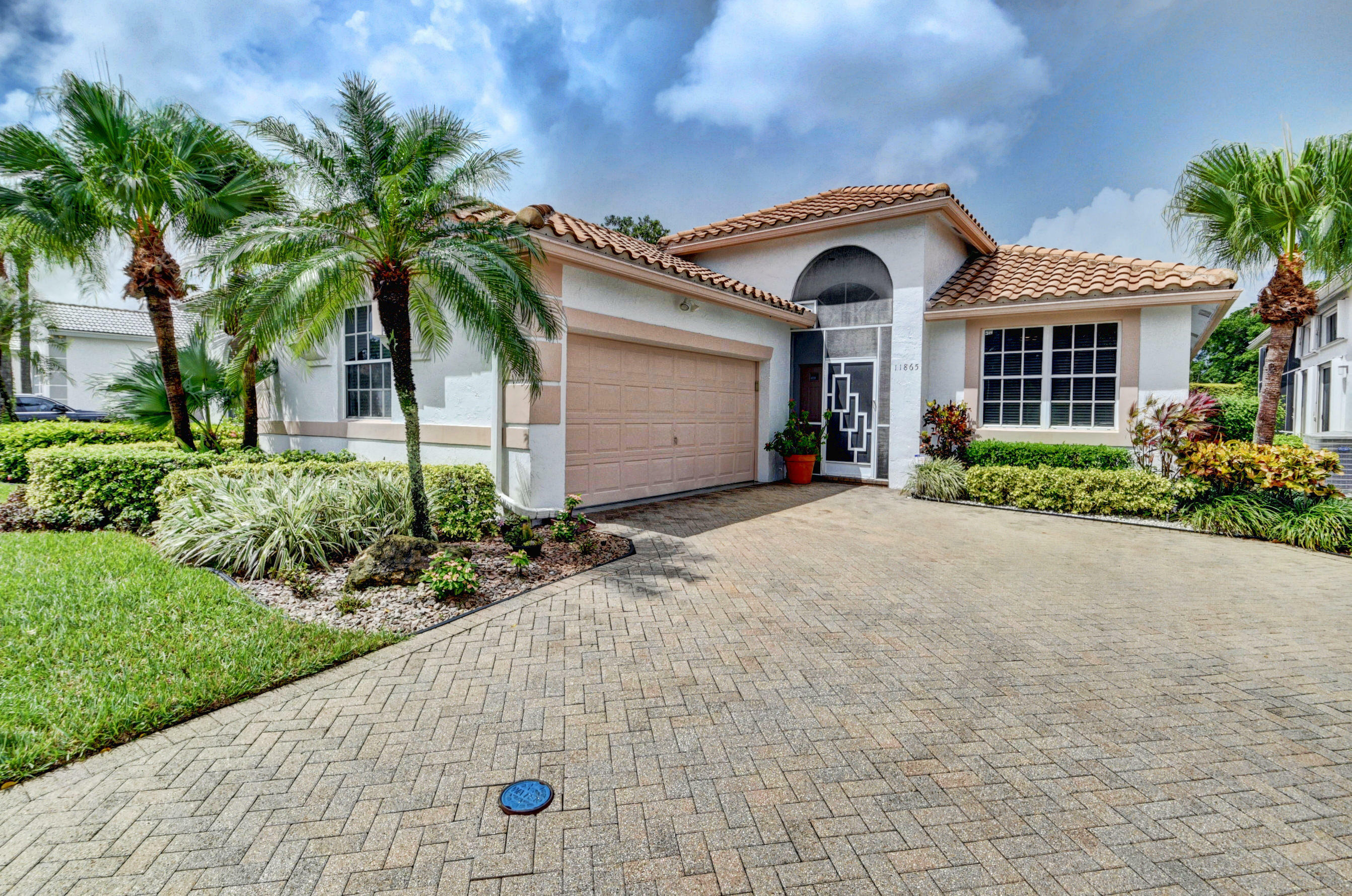 Property Photo:  11865 Fountainside Circle  FL 33437 