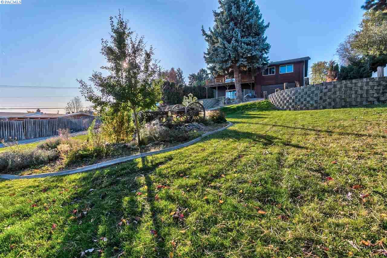 Property Photo:  710 W 22nd Place  WA 99337 