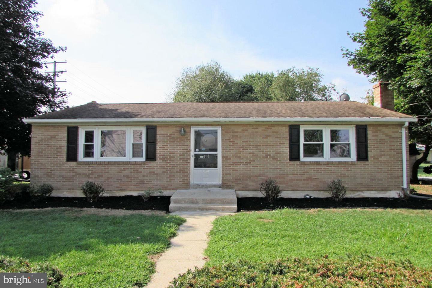 Property Photo:  600 Poplar Street  PA 17042 