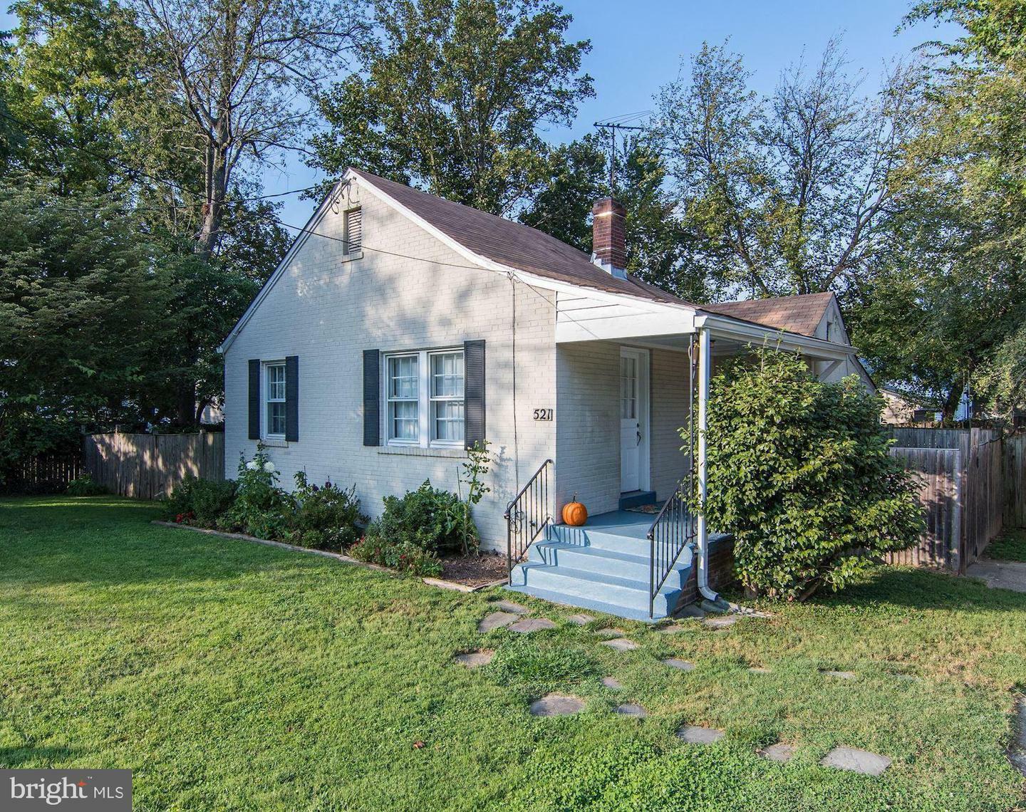 Property Photo:  521 Gilmoure Drive  MD 20901 