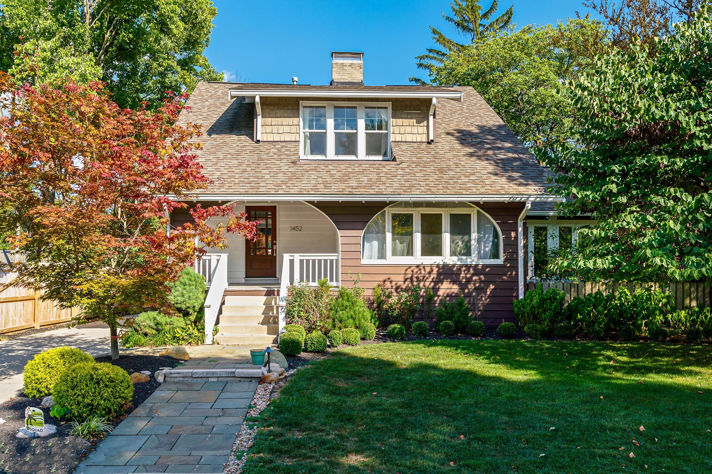 Property Photo: 1452 Wyandotte Road OH 43212