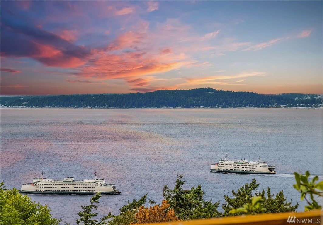 Property Photo:  10001  Marine View Drive SW  WA 98146 