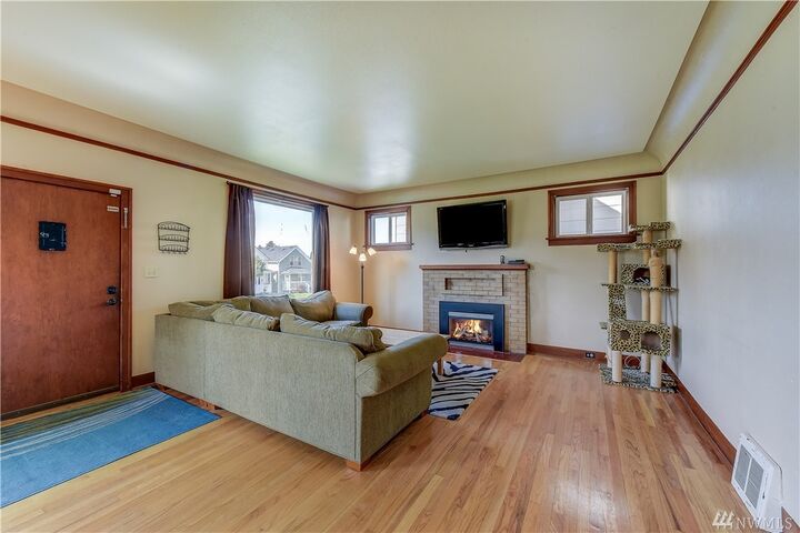 Property Photo: 2109 Wetmore Avenue WA 98201