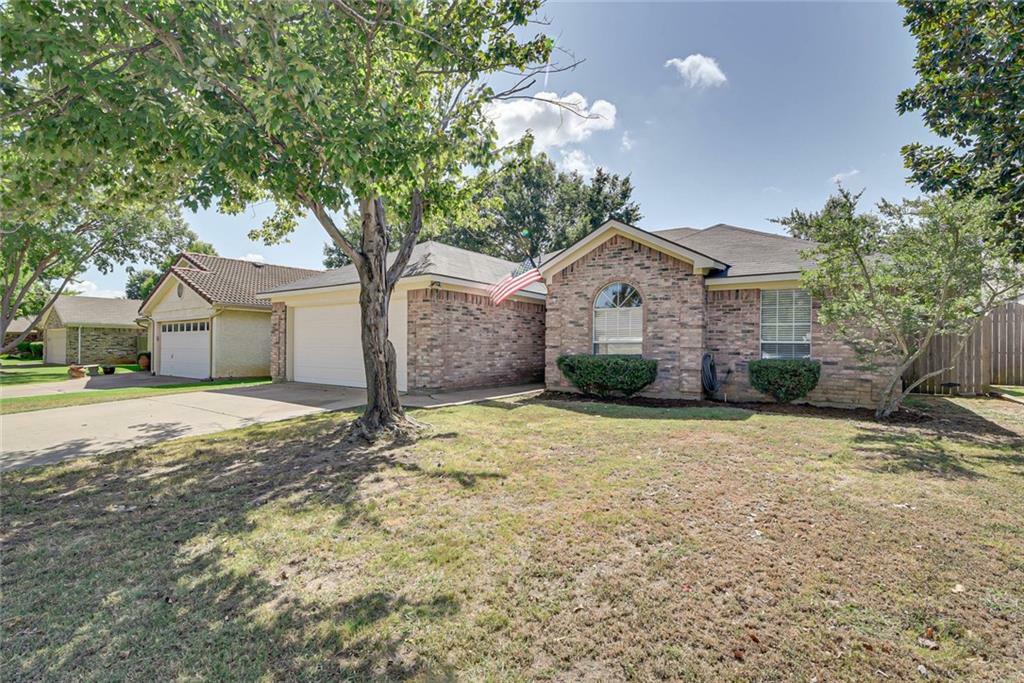 Property Photo:  2806 Yorkfield Court  TX 76001 