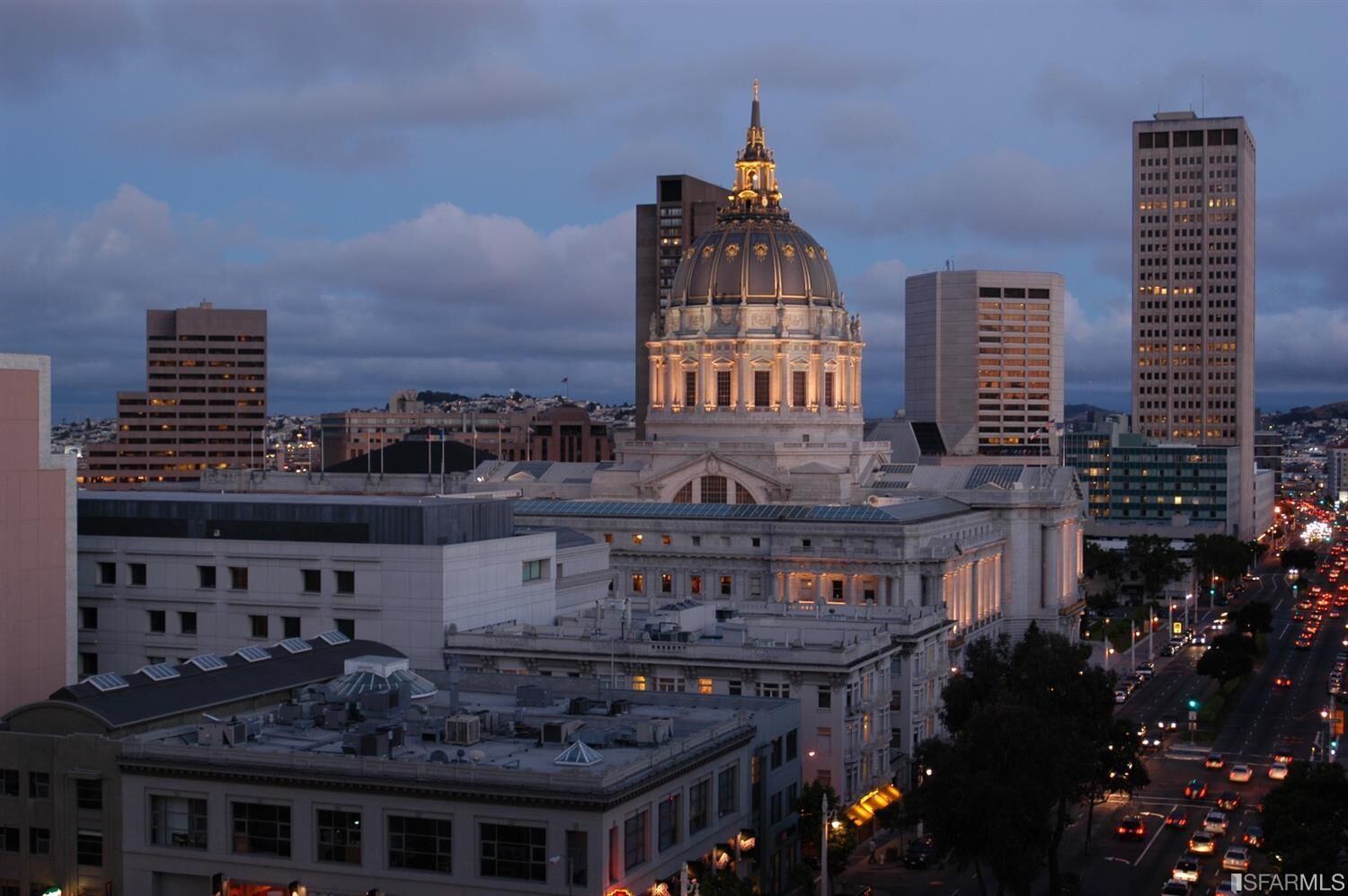 Property Photo:  601 Van Ness Avenue 812  CA 94102