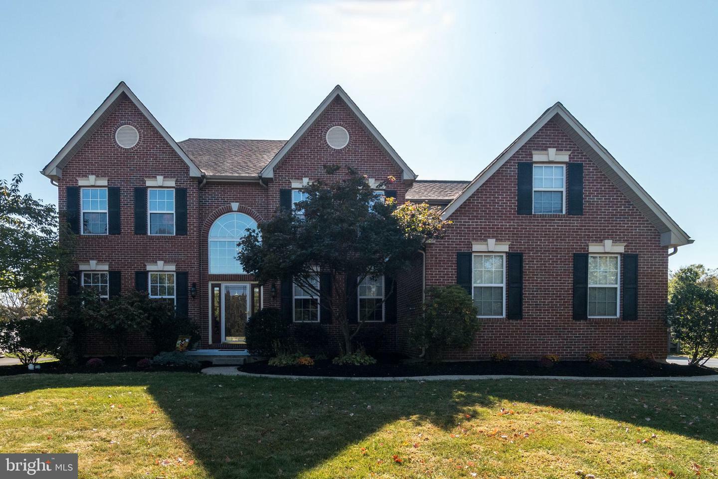 Property Photo:  424 Turnberry Way  PA 18964 