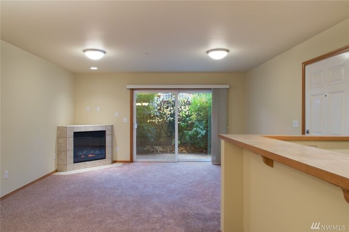 Property Photo: 7208 NE 182nd St 8-103 WA 98028