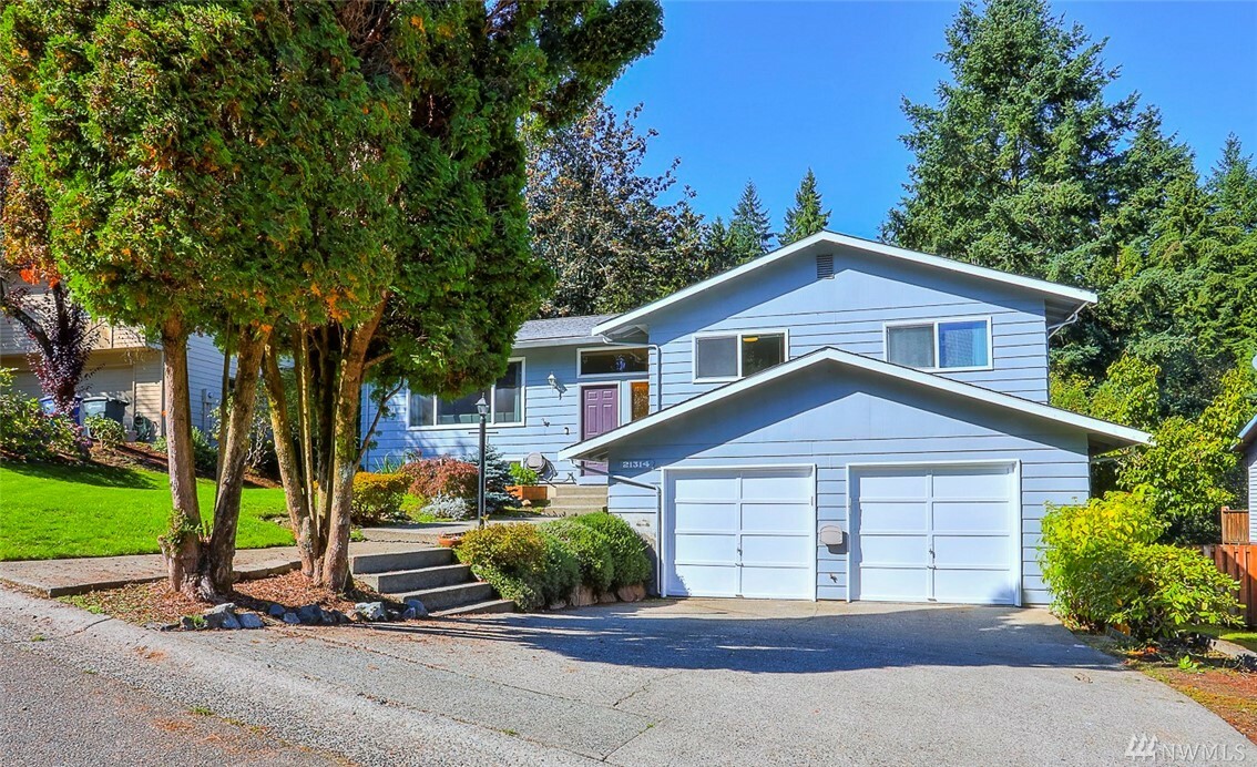 Property Photo:  21314 2nd Ave SE  WA 98021 