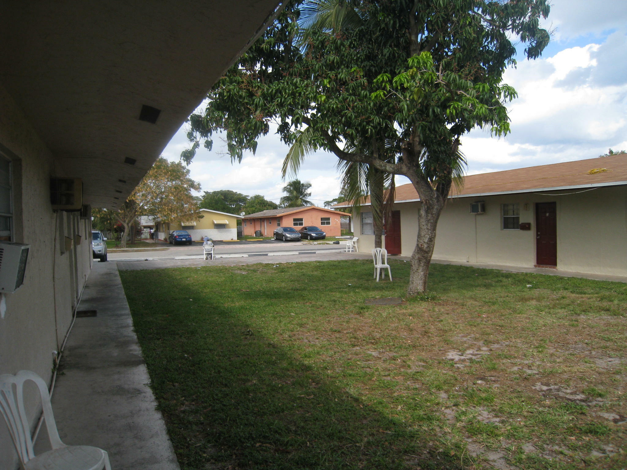 Property Photo:  440 NE 30th Street 1  FL 33064 