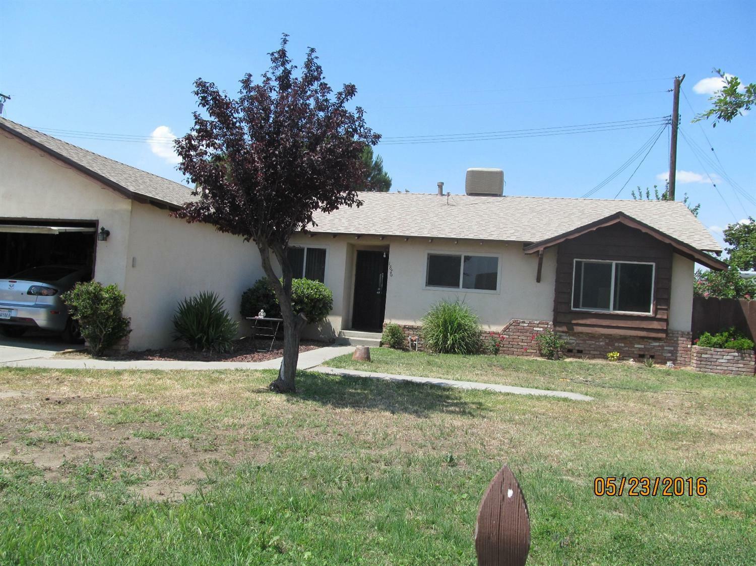 1876 W Morton Avenue  Porterville CA 93257 photo