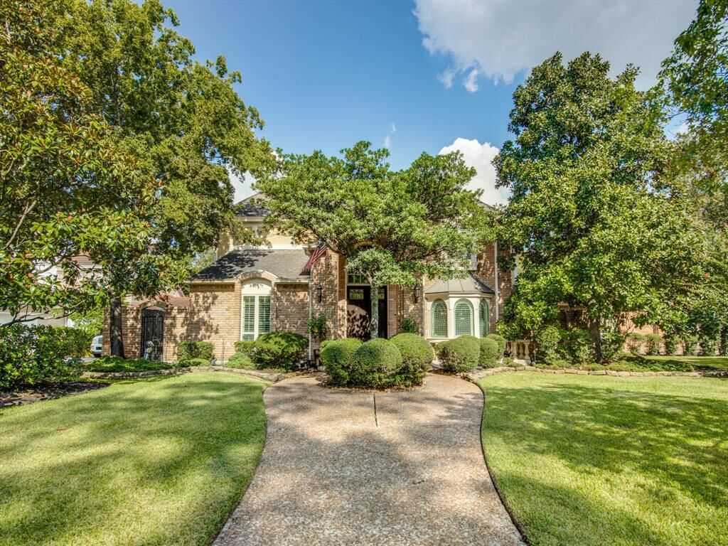 Property Photo:  16622 Wimbledon Forest Drive  TX 77379 