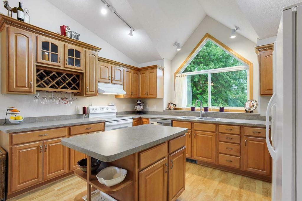 Property Photo:  709 Maple Circle  MN 56011 