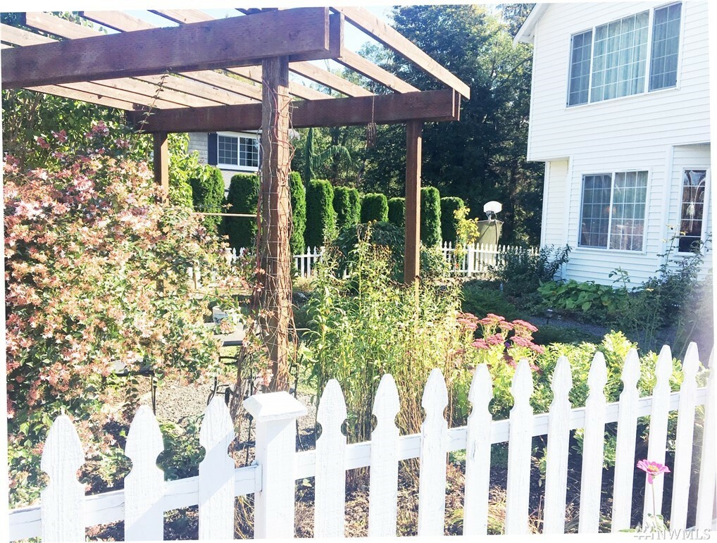 Property Photo: 10206 32nd St NE WA 98258