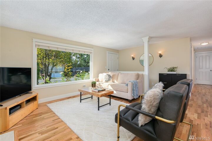 Property Photo: 7003 226th Place SW WA 98043