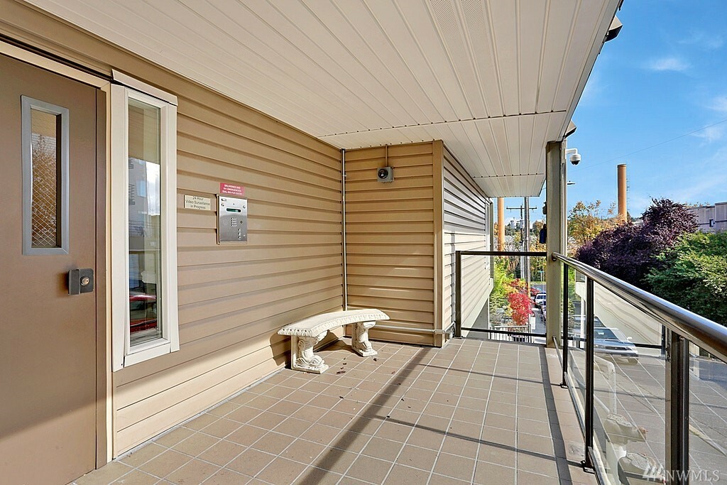 Property Photo:  3022 SW Bradford St 101  WA 98126 