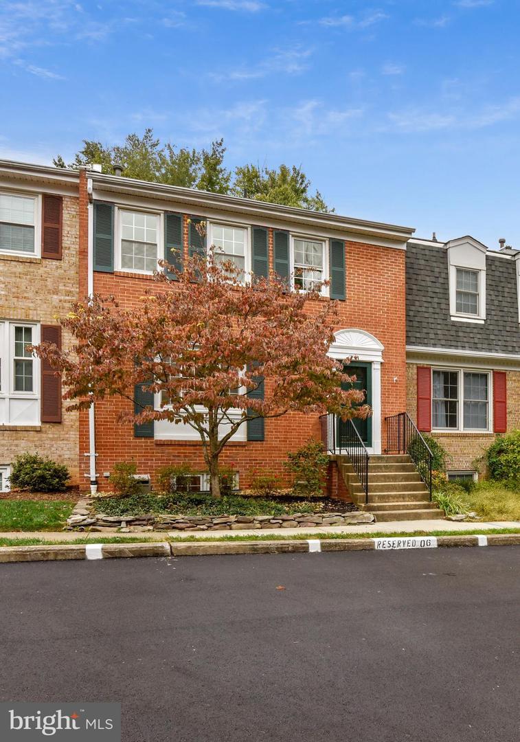 Property Photo:  2806 Lafora Court  VA 22180 