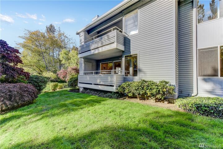 Property Photo:  1220  6th Avenue S B204  WA 98020 