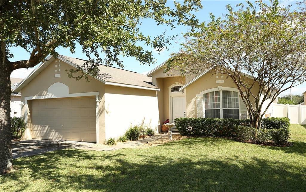 Property Photo:  2116 Nicollett Way  FL 34748 