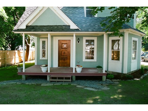 Property Photo:  6 - 8 Harbor Court  NH 03060 