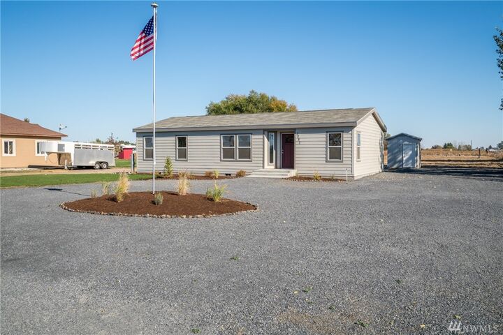 Property Photo:  3087 NE Road F  WA 98837 
