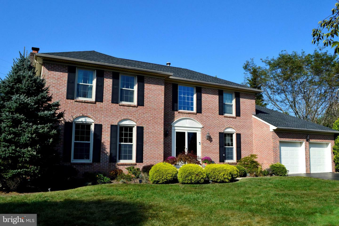 Property Photo:  10 Stanford Place  NJ 08550 