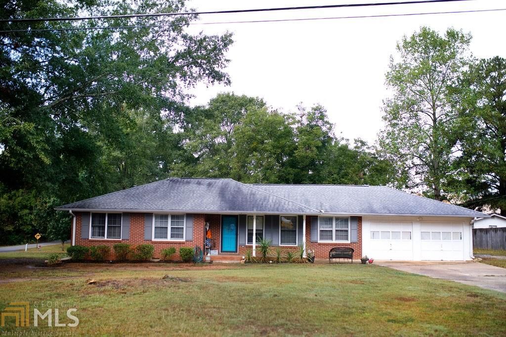 Property Photo: 10 Hillside Dr GA 30228