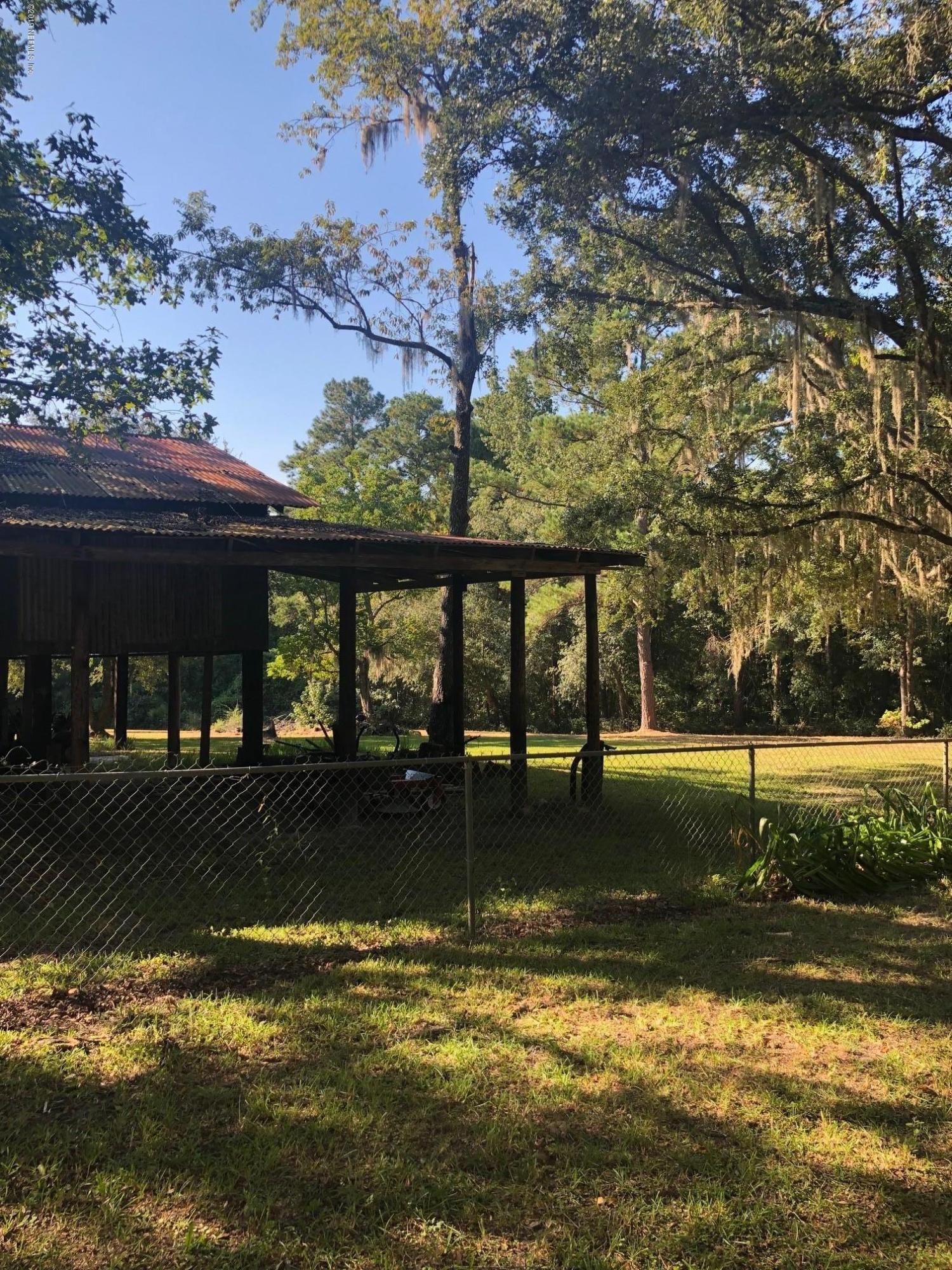 Property Photo:  1699 Big Branch Road  FL 32068 