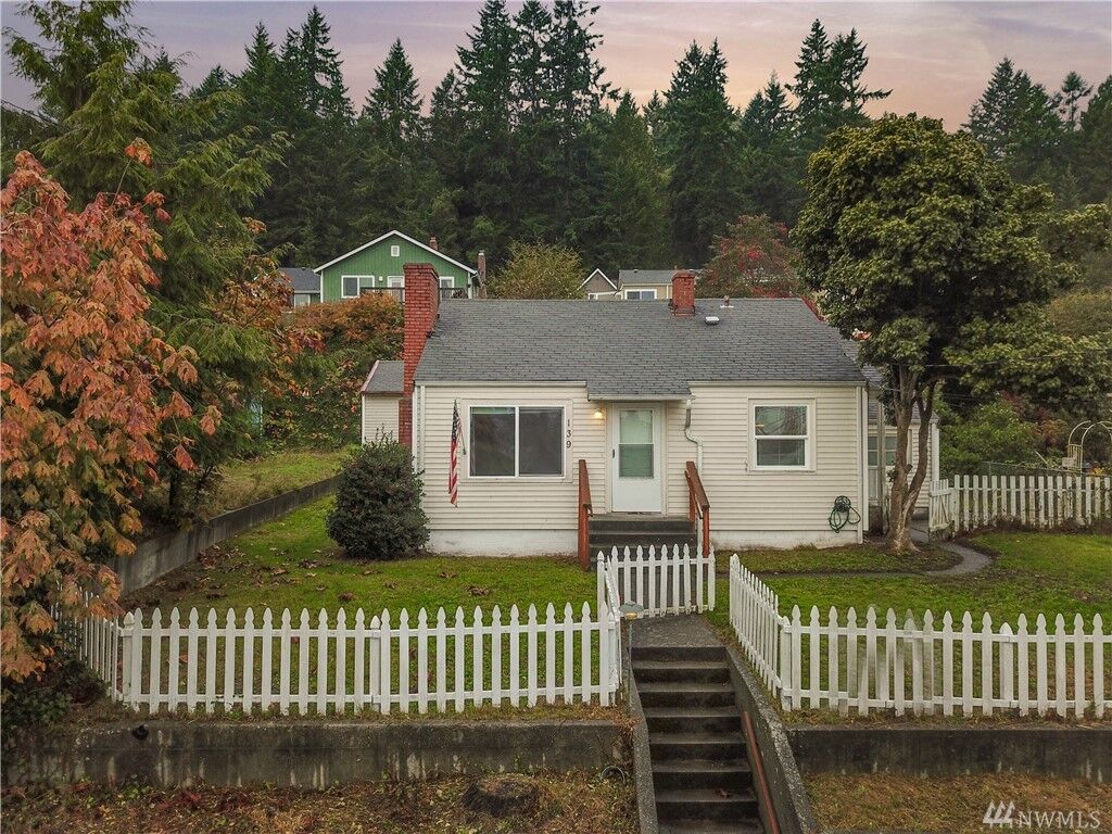 Property Photo:  139 N Cambrian Avenue  WA 98312 