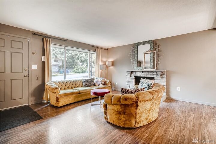 Property Photo: 5328 189th Street SW WA 98036