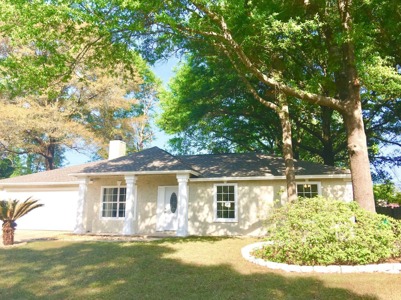 Property Photo:  4759 Melissa Cove  FL 32539 