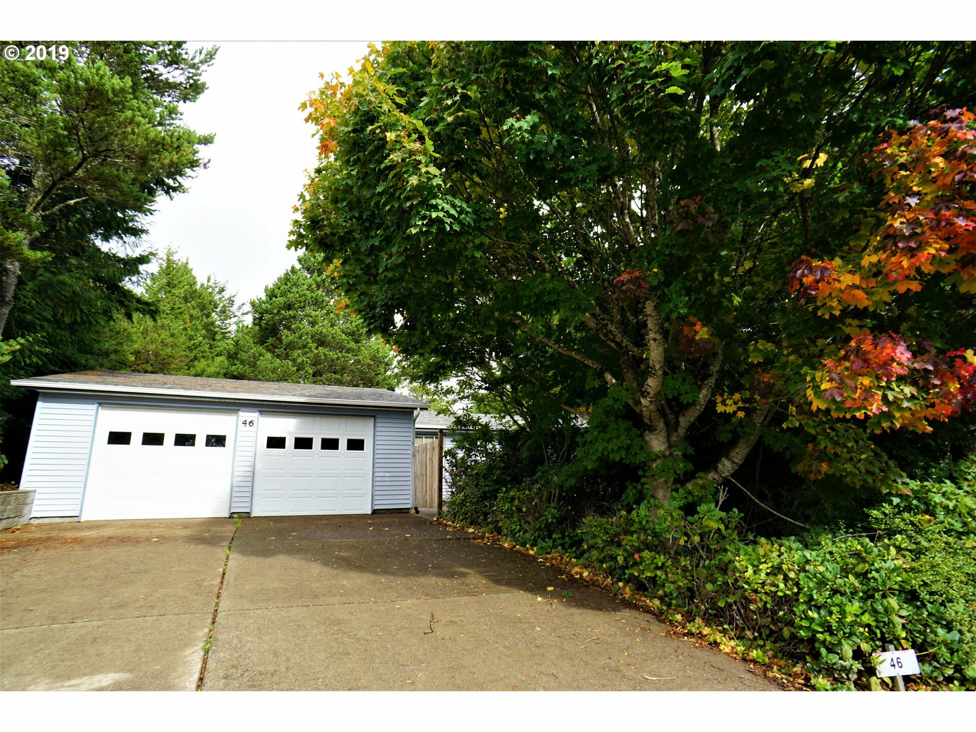 Property Photo:  1600 Rhododendron Dr Spac 46  OR 97439 