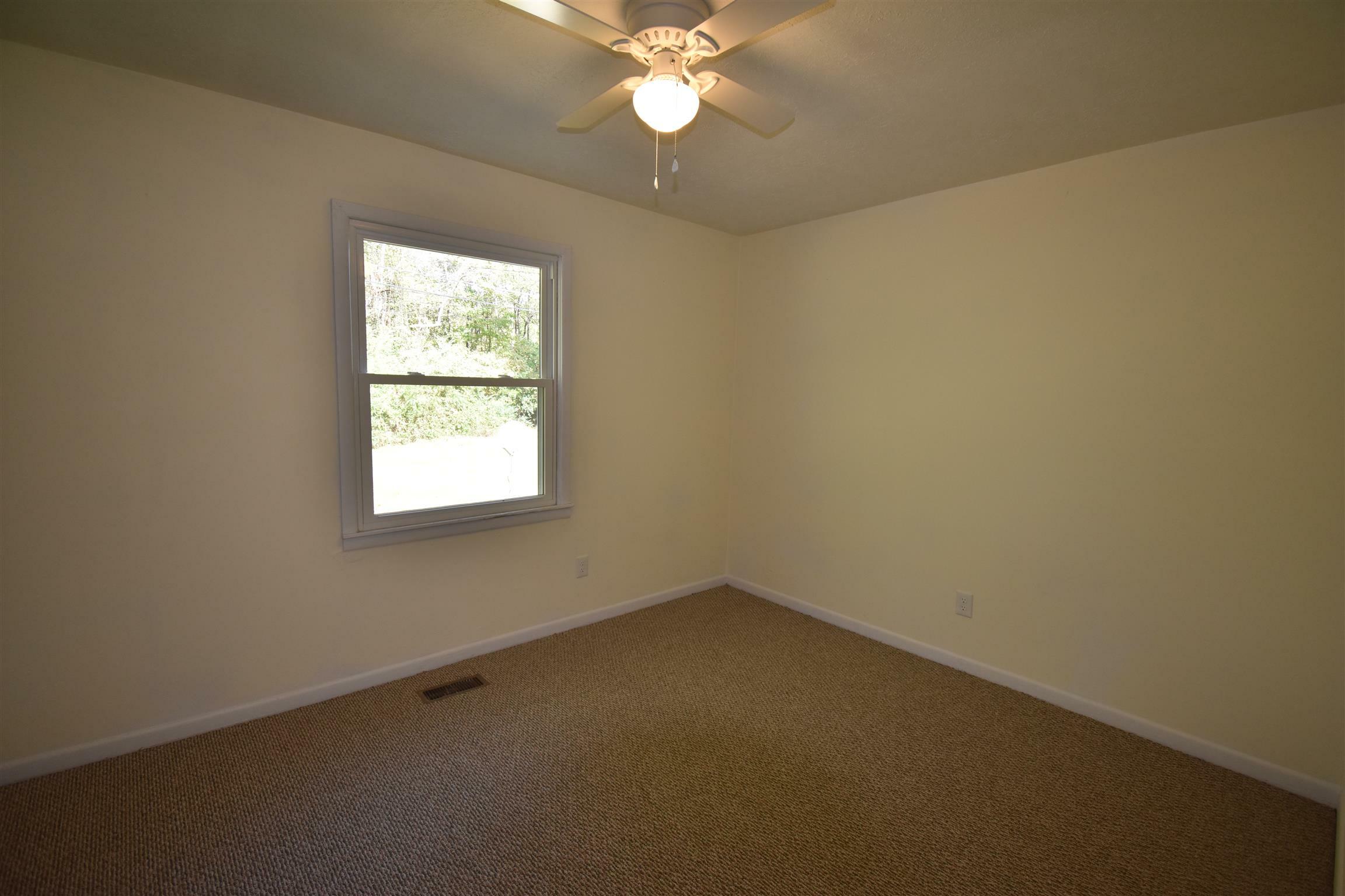 Property Photo:  105 Chamberlain Cir  TN 37388 