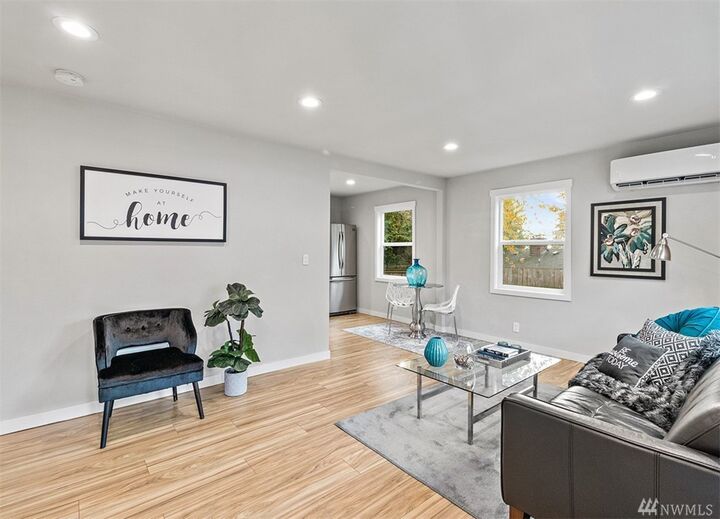 Property Photo:  10100  32nd Avenue SW  WA 98146 