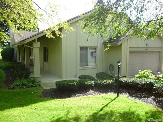 Property Photo: 1793 Golf Ridge Drive MI 48302