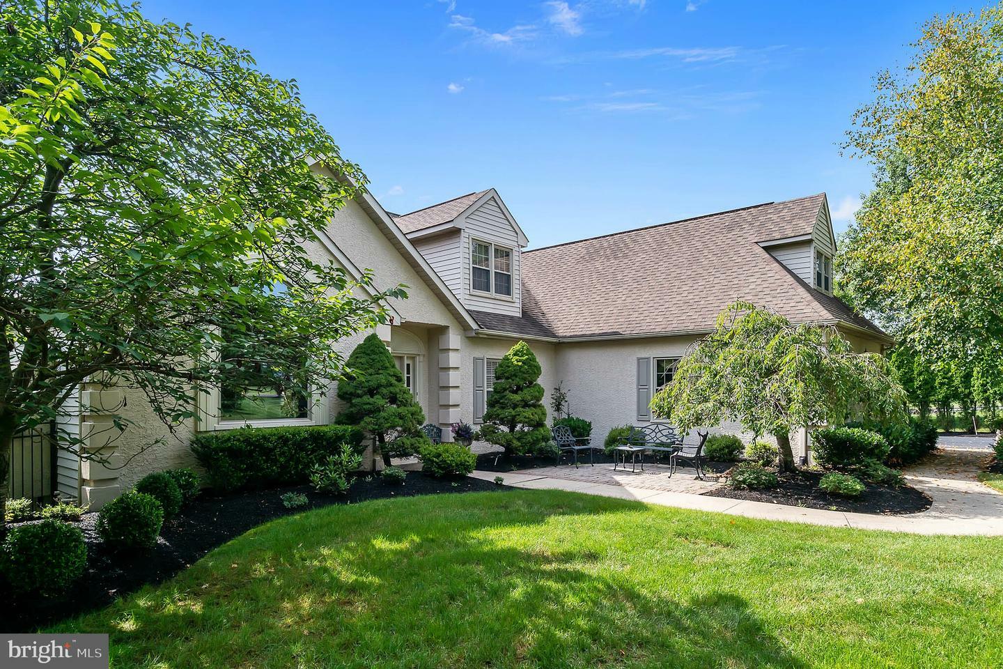 Property Photo: 702 Old Church Road PA 19454