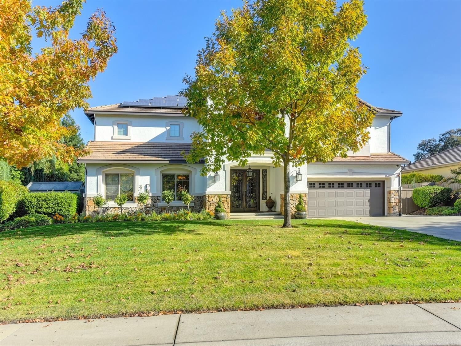 Property Photo: 1740 Bella Circle CA 95648