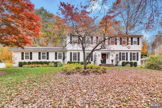 Property Photo:  345 Canterbury Lane  NJ 07481 