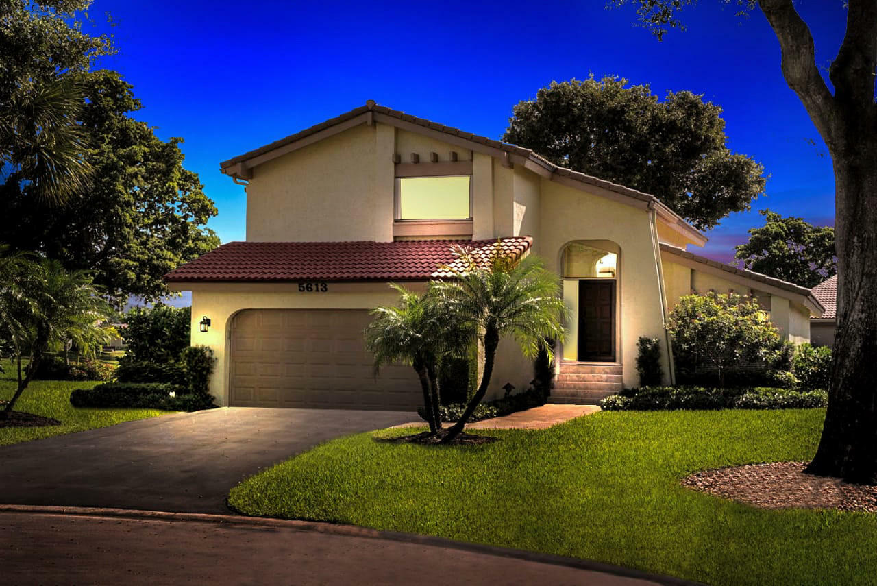 Property Photo: 5613 Lakeview Mews Court FL 33437
