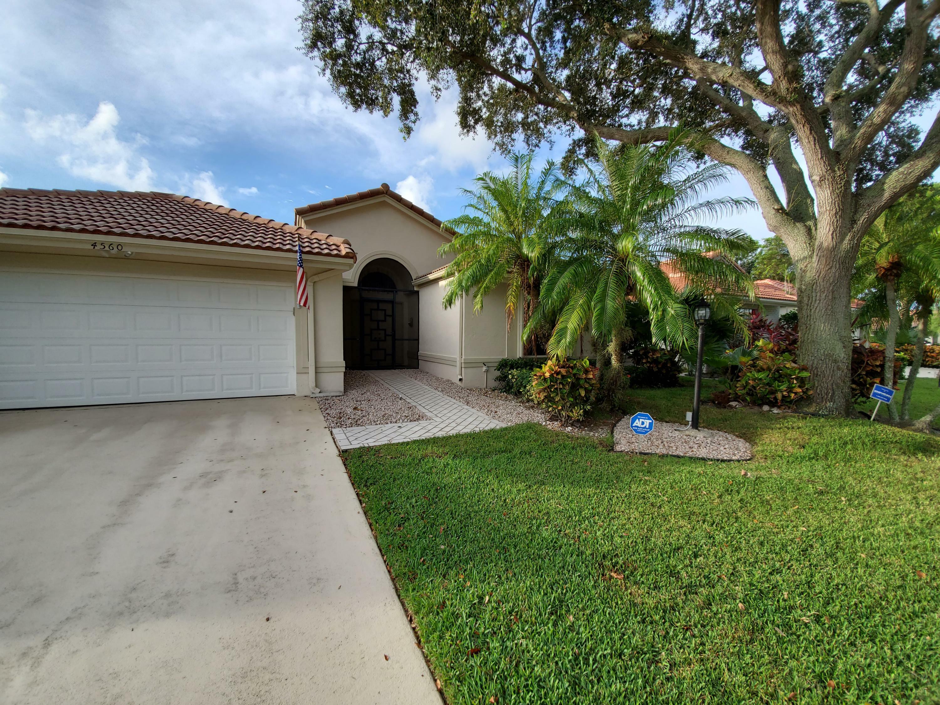 Property Photo:  4560 Ketch Court  FL 33436 