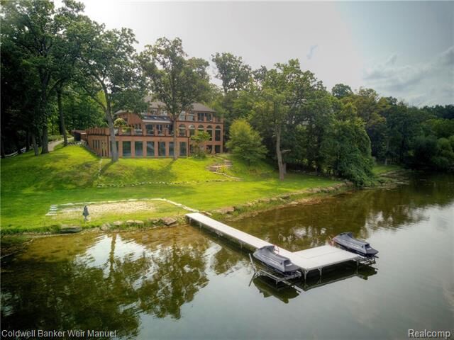 Property Photo:  1789 Blue Heron Court  MI 48302