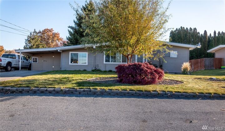 Property Photo:  625 N Jerome Lane  WA 98802 
