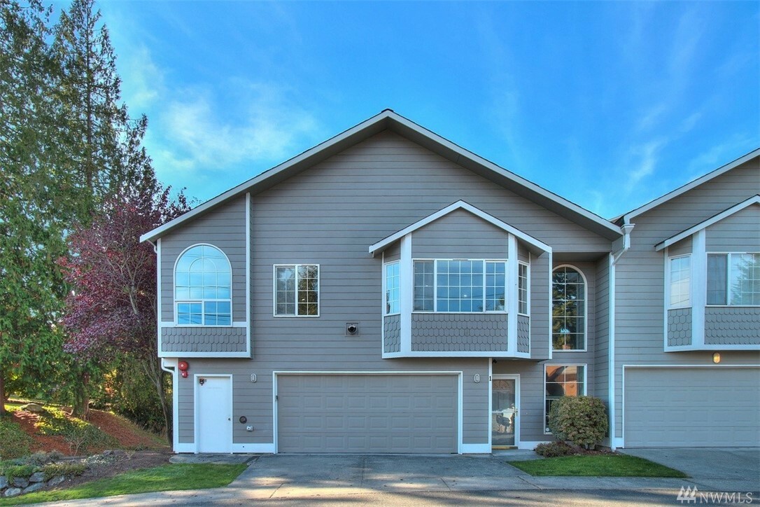 Property Photo:  1307 38th St 1  WA 98201 