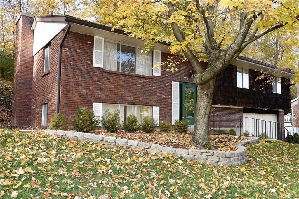 Property Photo: 6231 Rivercliff Lane OH 45449