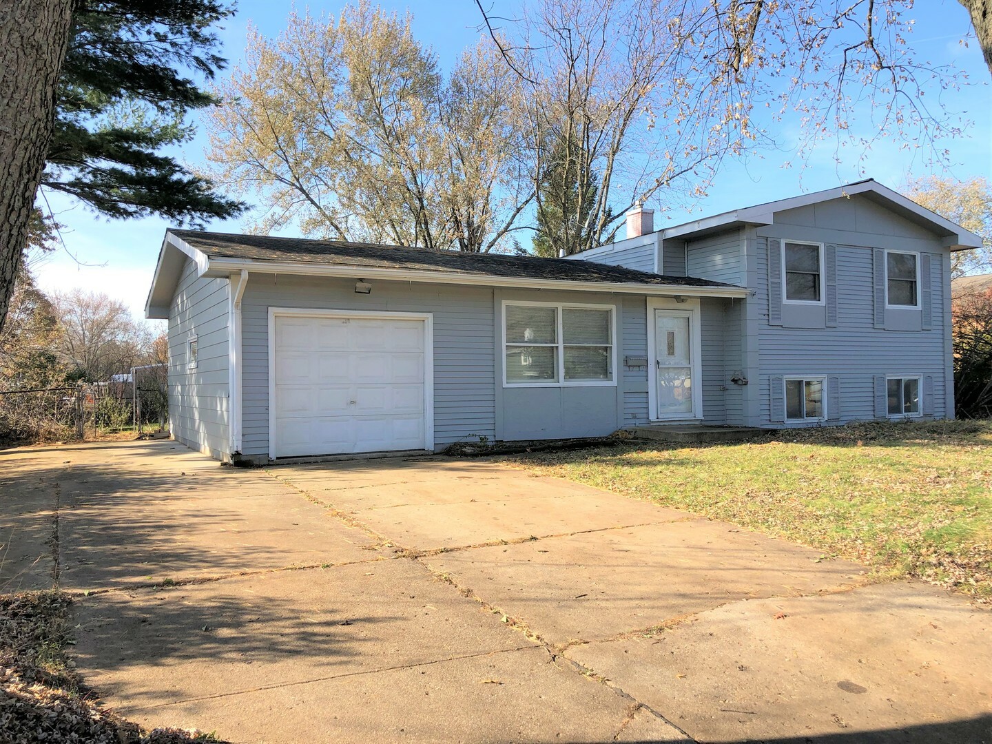 Property Photo:  798 Darlington Lane  IL 60014 