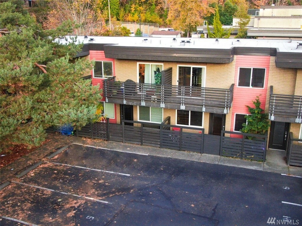 Property Photo:  5220 42nd Ave S 106  WA 98118 