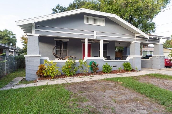 Property Photo:  201 W Giddens Avenue  FL 33603 