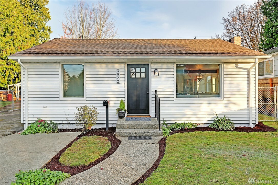 Property Photo:  3822 53rd Ave SW  WA 98116 