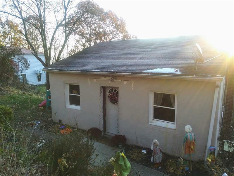 Property Photo:  1513 Ridge Rd  PA 15108 