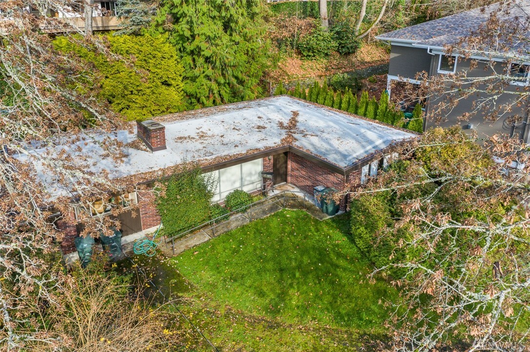 Property Photo:  4076 West Mercer Way  WA 98040 